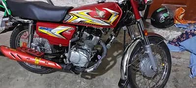 geninun 125   only 2800 drive finial price 210000