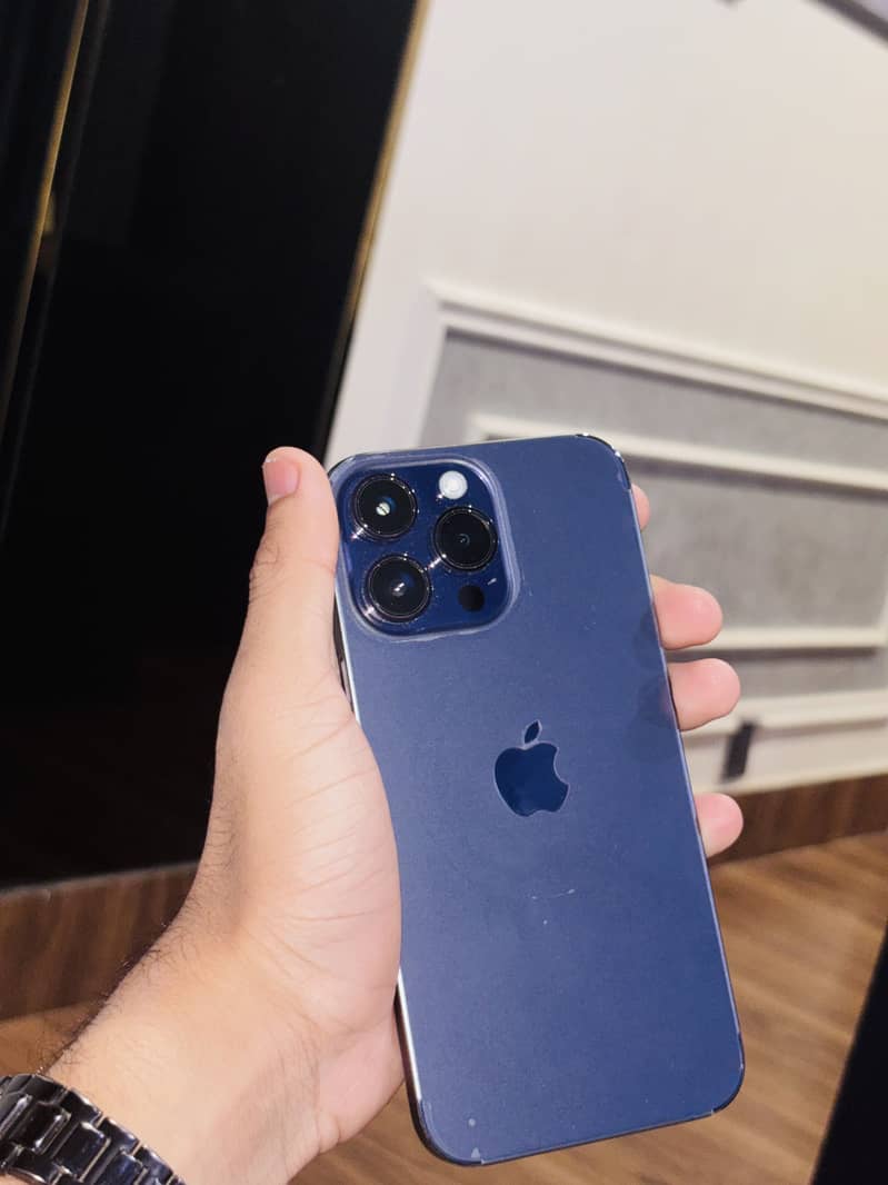 Apple iPhone 14 Pro Max 0