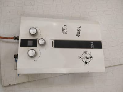 Nas gas instant geyser good condition
