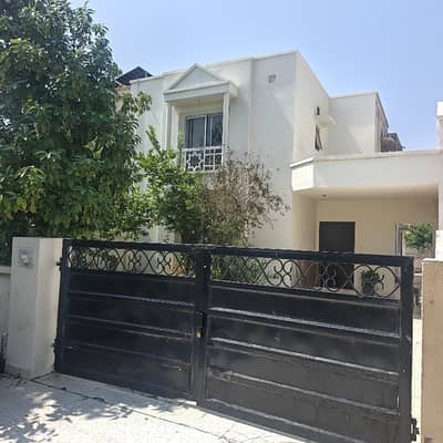 10 Marla Double Storey House For Rent Main Boulevard Eden Abad