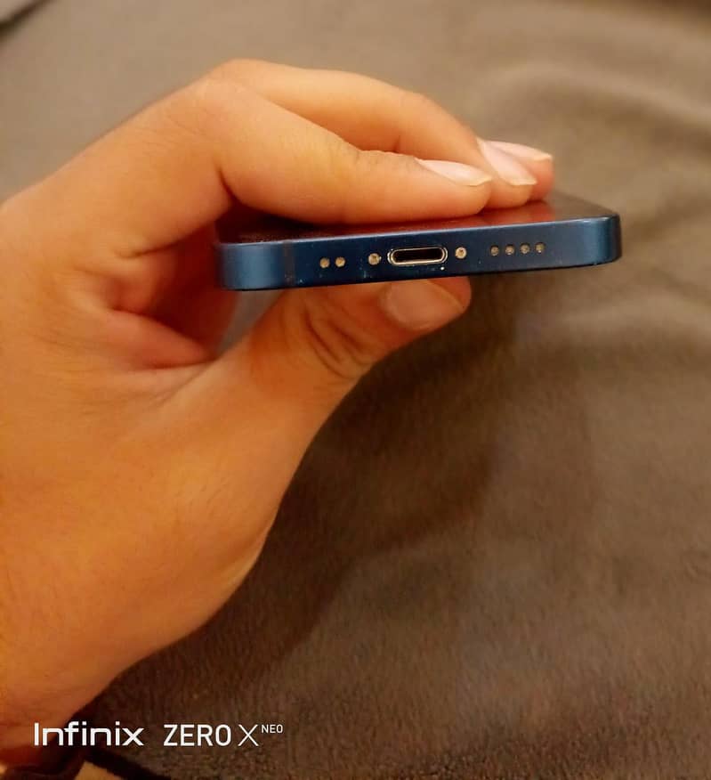 Apple iPhone 12 mini 4