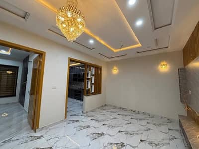 RAFI HOUSE FOR SALE 5 MARLA A ONE CONDITION BOULEVARD DIRECT OWNER