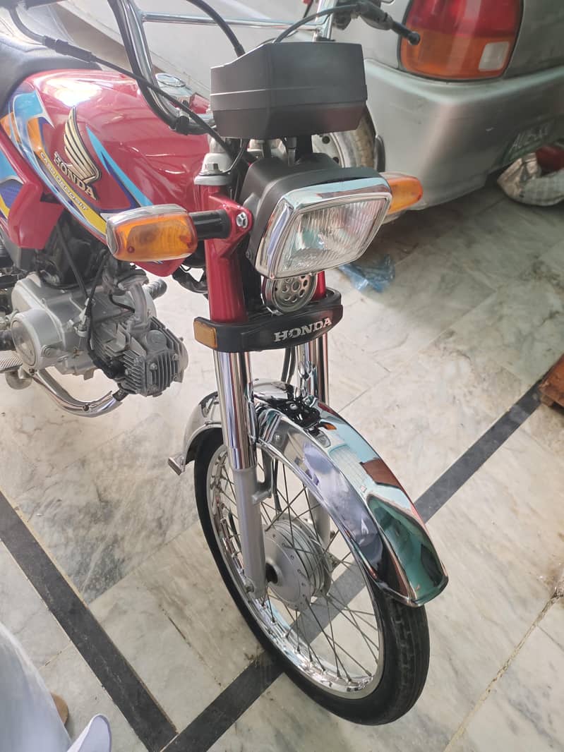 CD 70 ZERO METER CONDITION 2026 MODEL 4