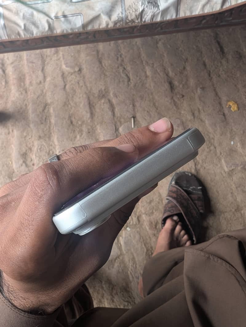 Apple iPhone 17 Pro Max 4
