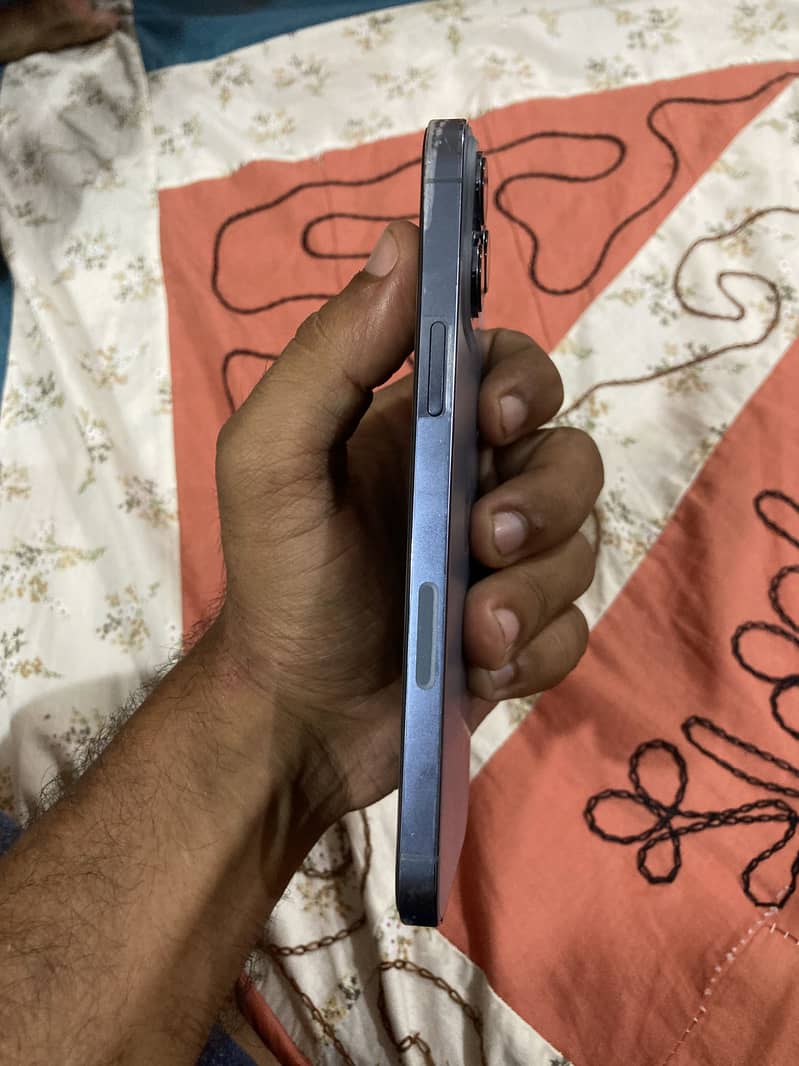 Apple iPhone 13 Pro Max 4