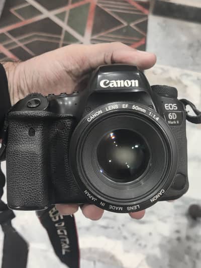 canon 6d mark ii full frame dslr camera with 28-105mm lens