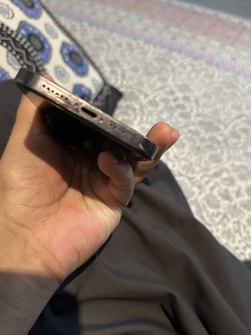 Apple iPhone 14 Pro Max 4