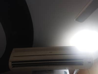 hair 1.5 ton AC ,good working condition,