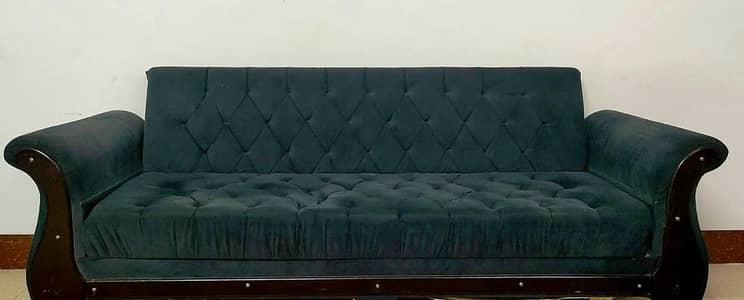 2 Piece Sofa combed Good condition