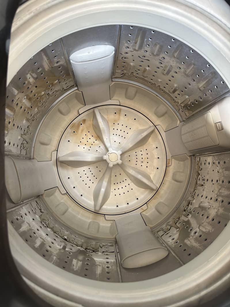 Automatic washing machine 10
