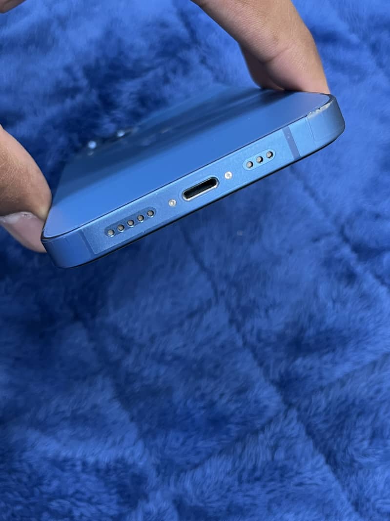 Apple iPhone 13 lush condition 1
