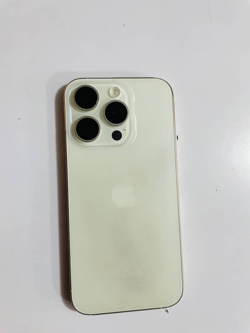 Apple iPhone 15 Pro 0