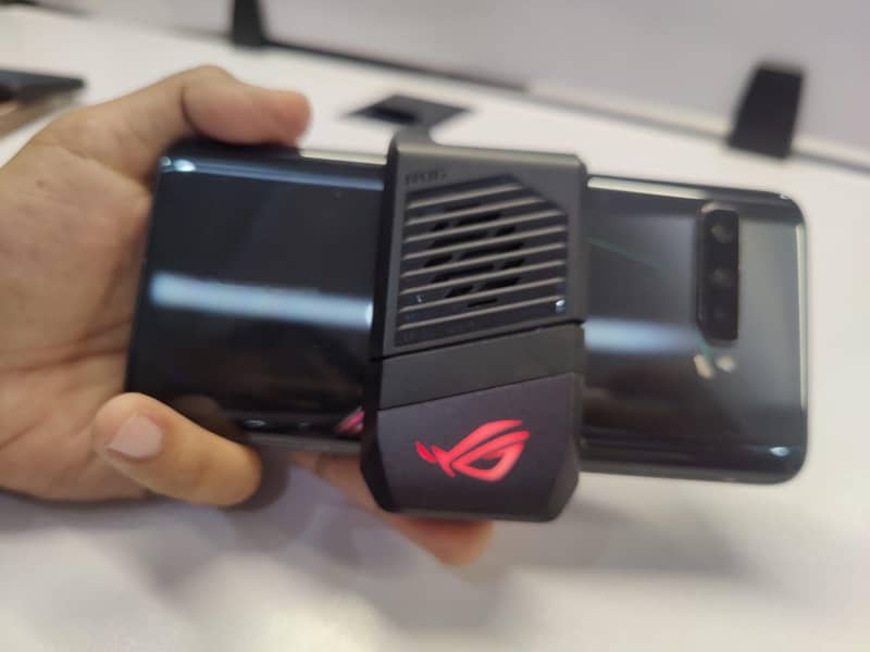 Asus ROG  3 1