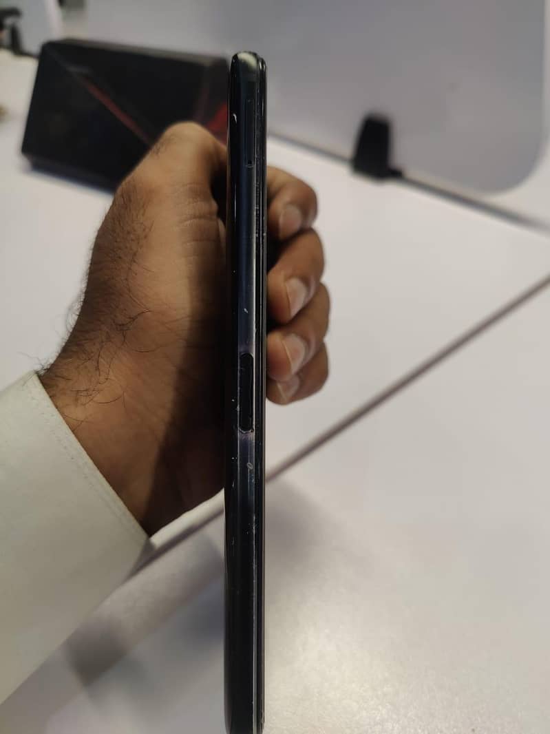 Asus ROG  3 10