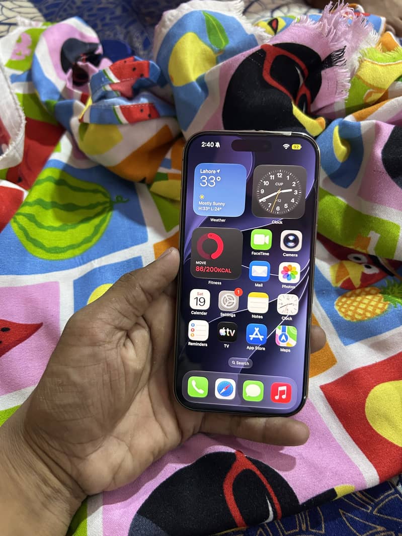 Apple iPhone 16 Pro 3