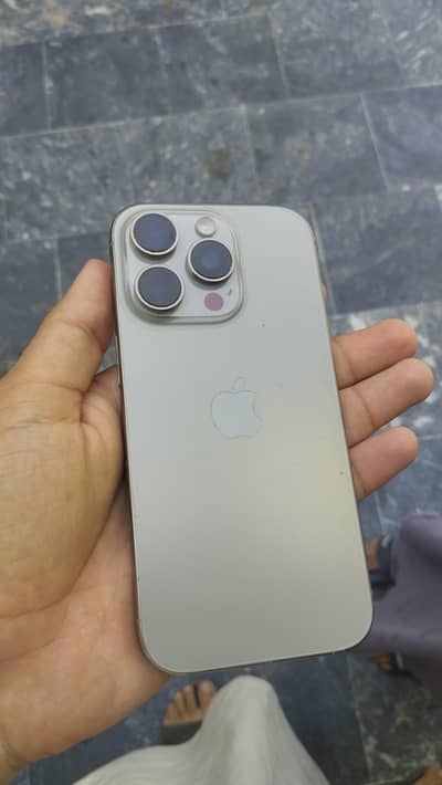 Apple iPhone 16 Pro