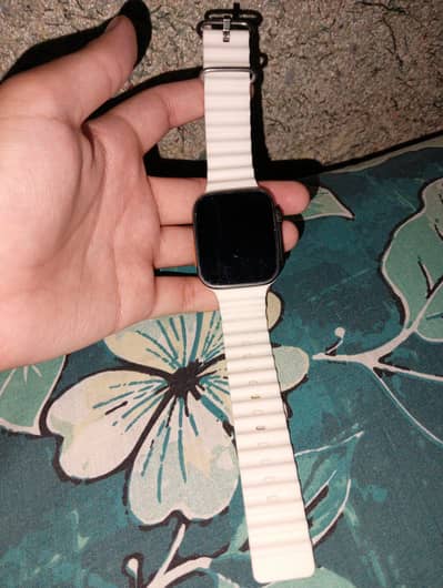i8 ultra max watch with white strapes