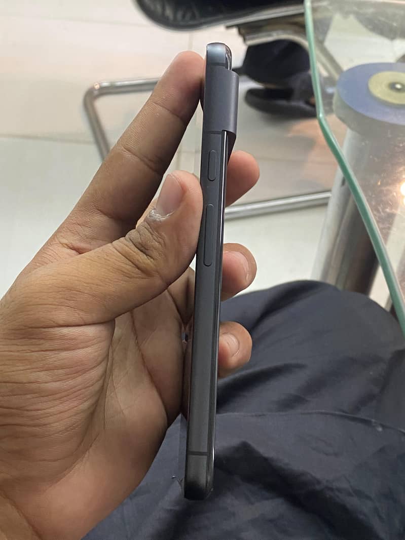 Google Pixel 8 5