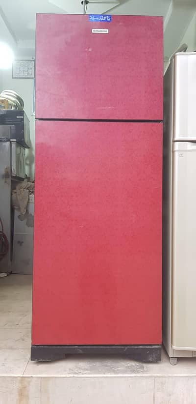 Electrolux Jumbo Refrigerator 18 Cubic Feet – Excellent Condition