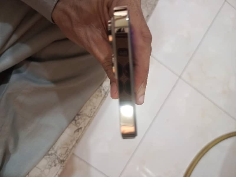 Apple iPhone 14 Pro Max 2