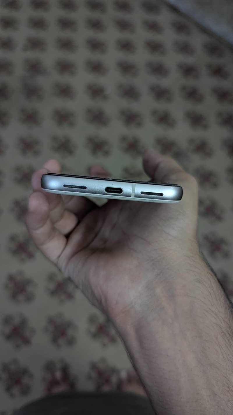 Pixel 8 4