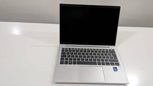HP Elitebook 830- G9 - i5/12th - 16/512