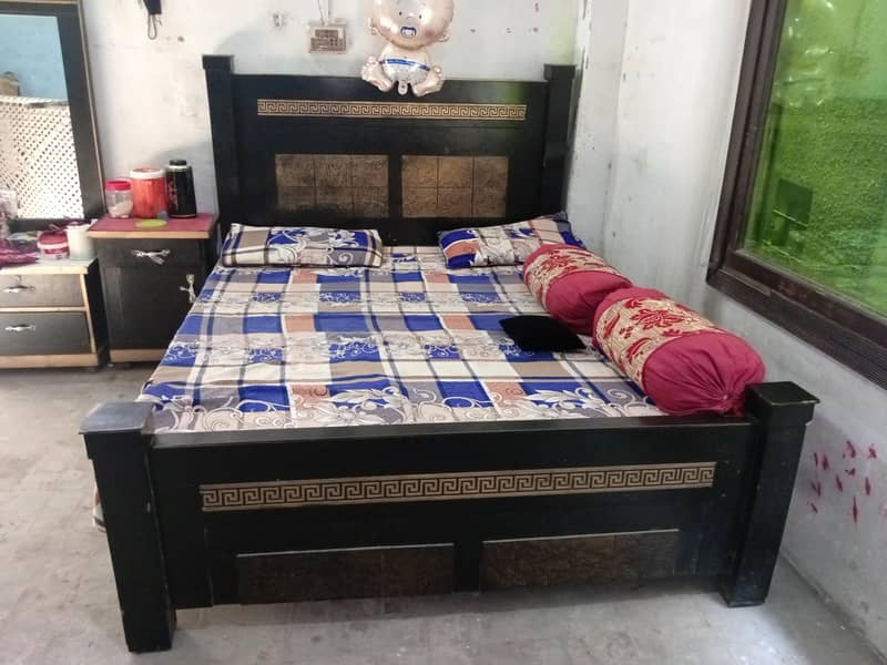 Double Bed Without Mattress 0