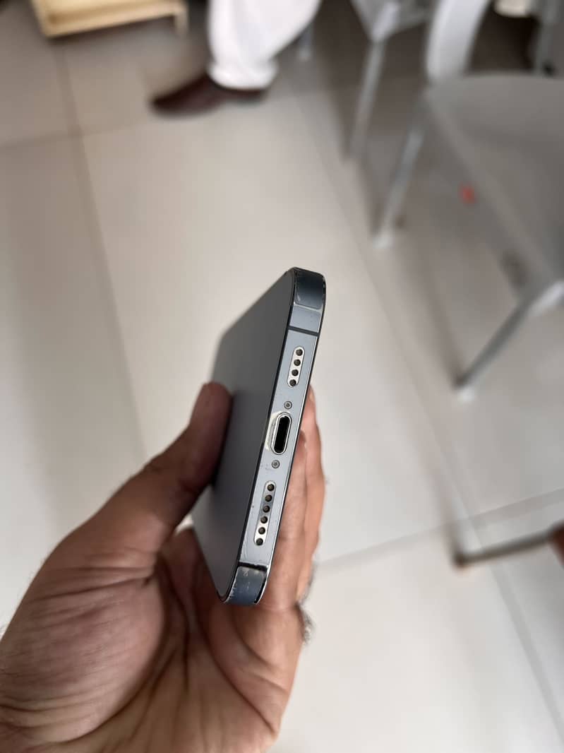 Apple iPhone 13 Pro Max 2