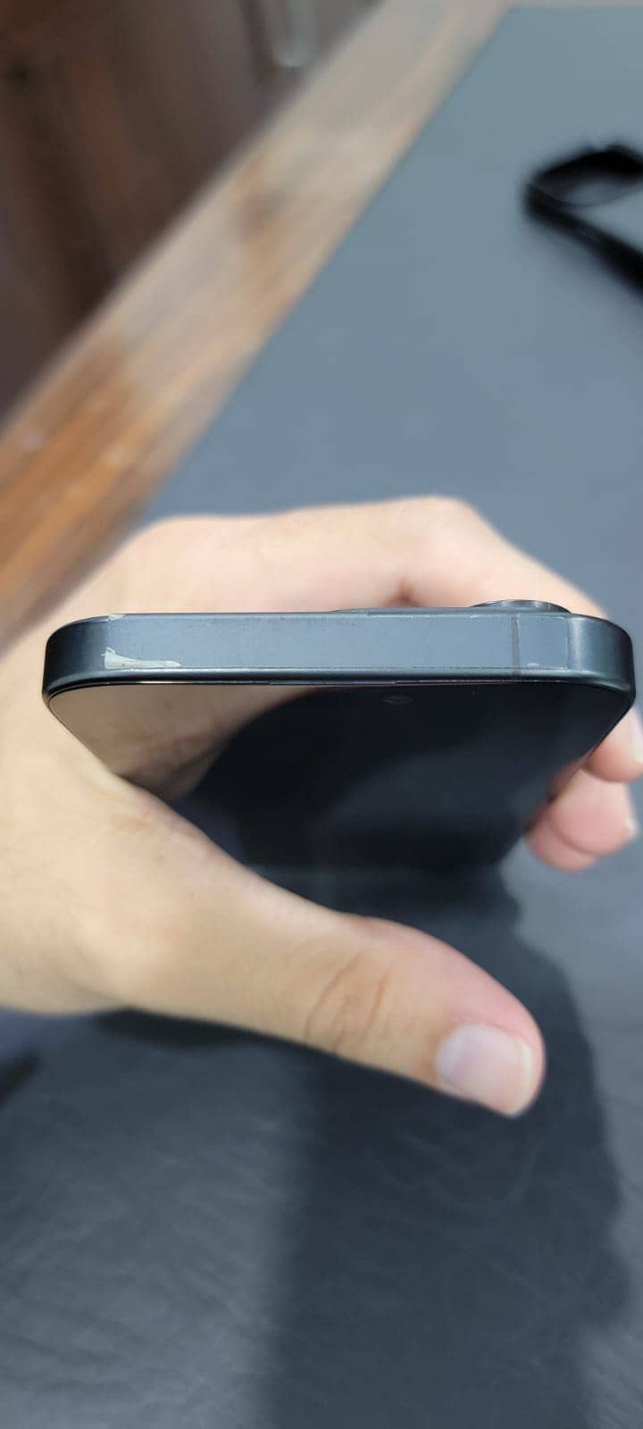 Apple iPhone 15 Pro 2
