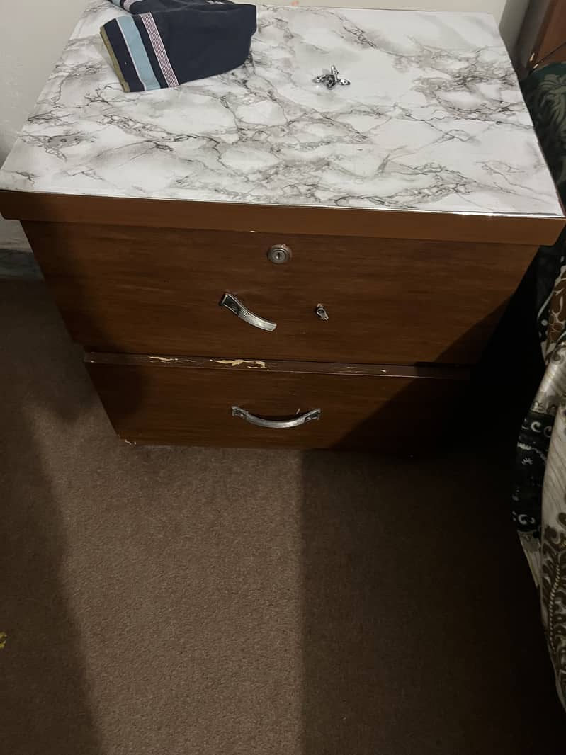 Bed with side tables 3
