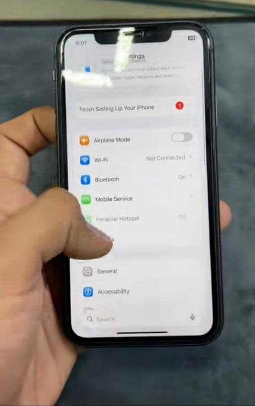 Apple iPhone 11 3