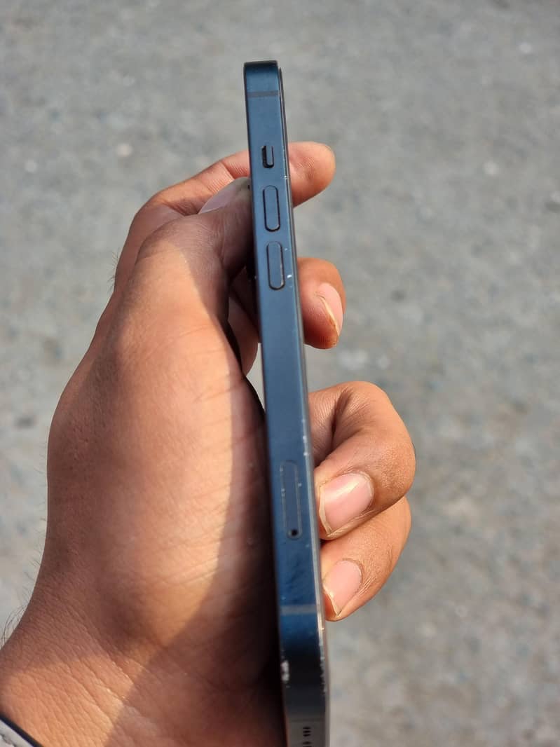 Apple iPhone 13 3