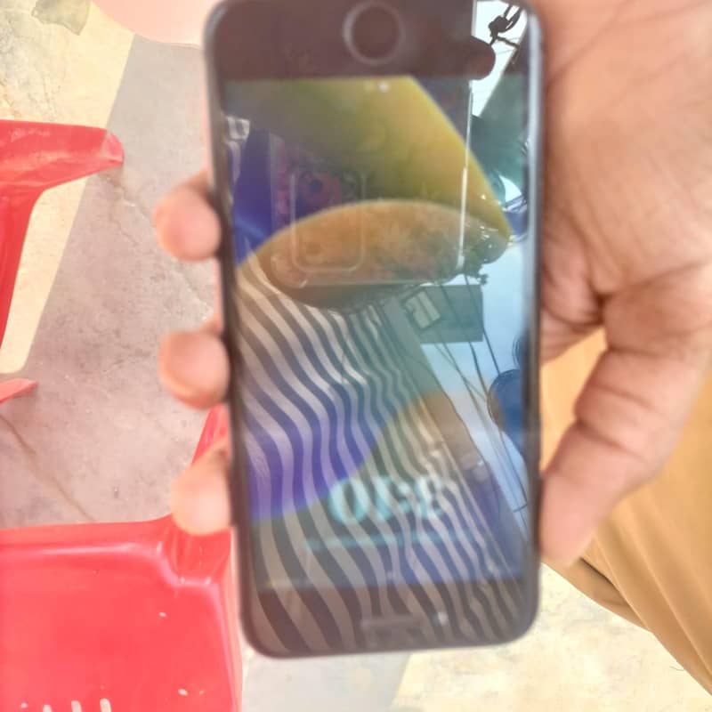 Apple iPhone 8 3