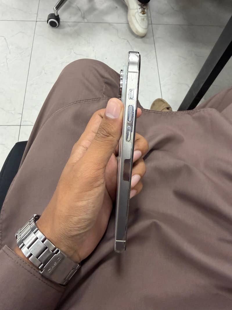 Apple iPhone 14 Pro Max 4