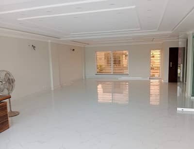 8 Marala 1st Floor Available For Rent