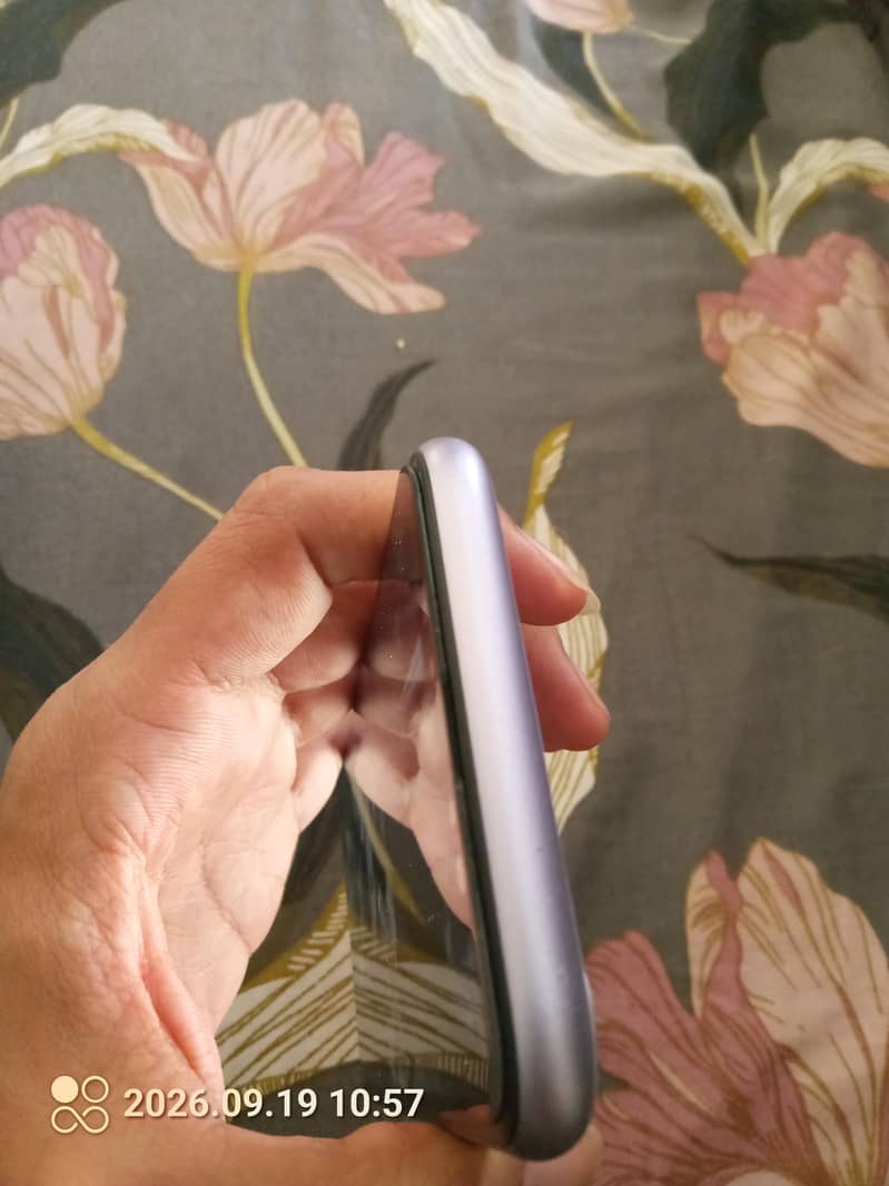 Apple iPhone 11 8