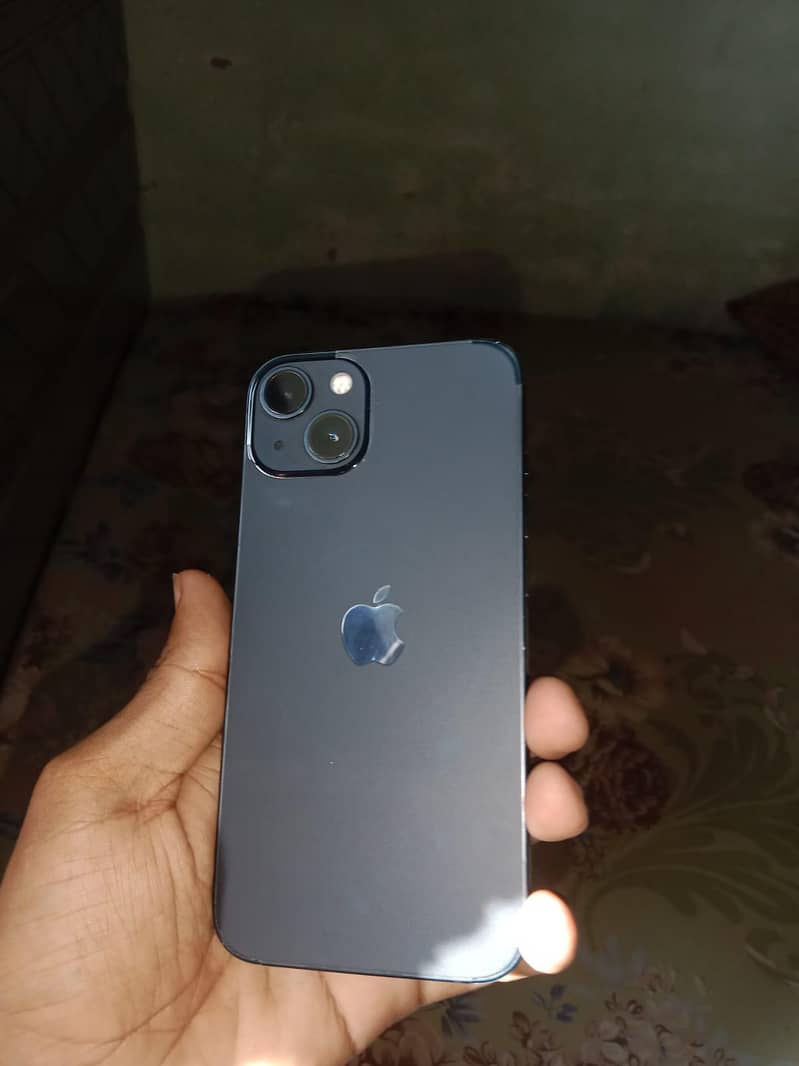Apple iPhone 13 0