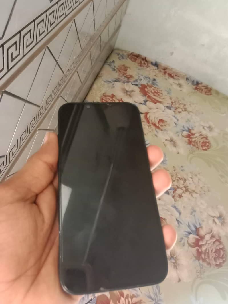 Apple iPhone 13 1