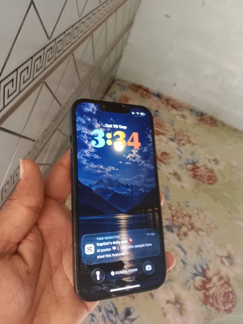 Apple iPhone 13 2