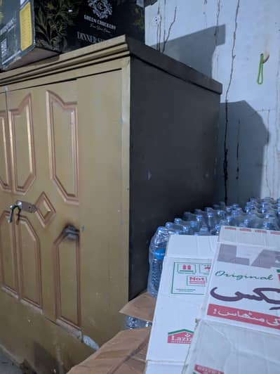 petta almari good condition