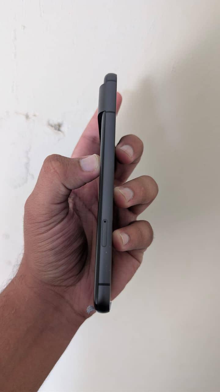 Google Pixel 8 4