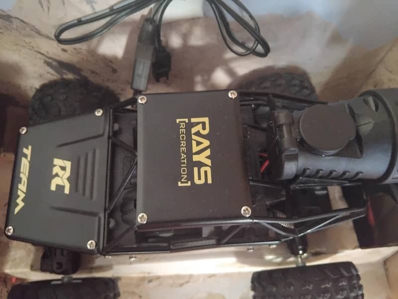 rc offroading car 8