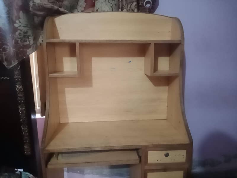 Computer Table 1