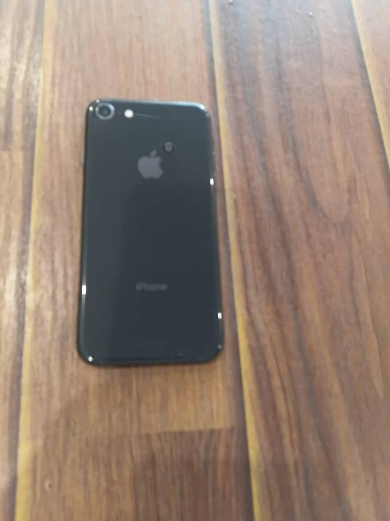 Apple iPhone 8 1