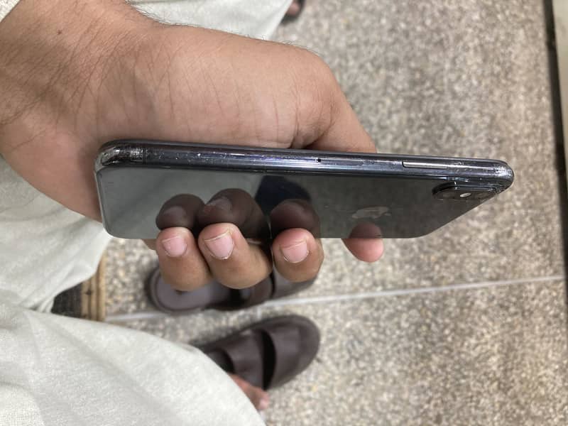 Apple iPhone XS 6