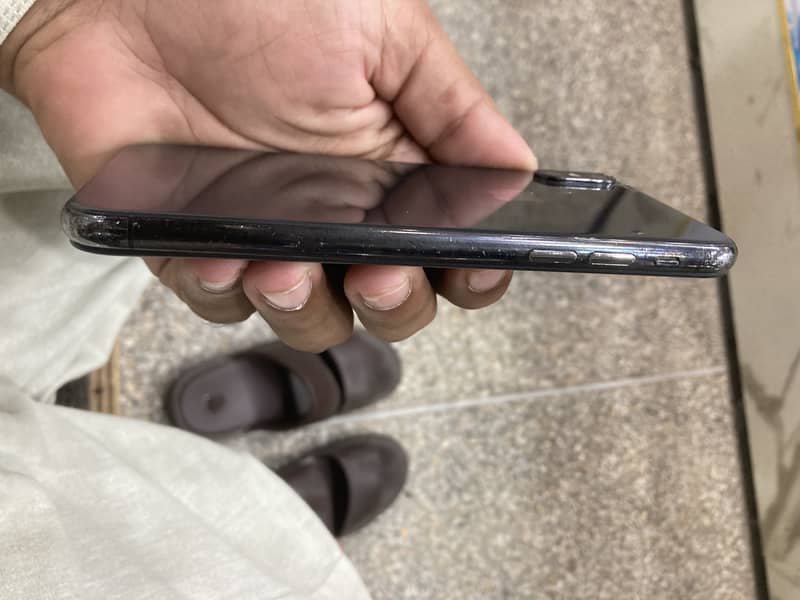 Apple iPhone XS 7