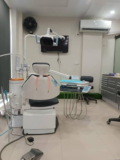 Female Dental Assistant Required