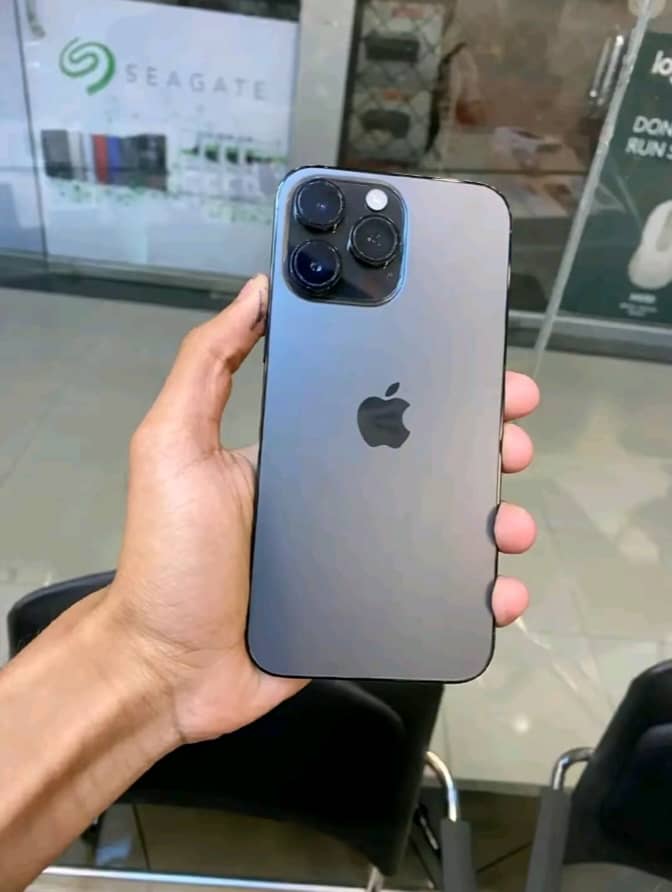 Apple iPhone 14 Pro Max 1