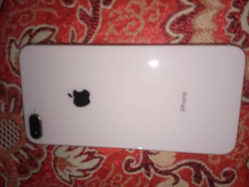 Apple iPhone 8 Plus 0