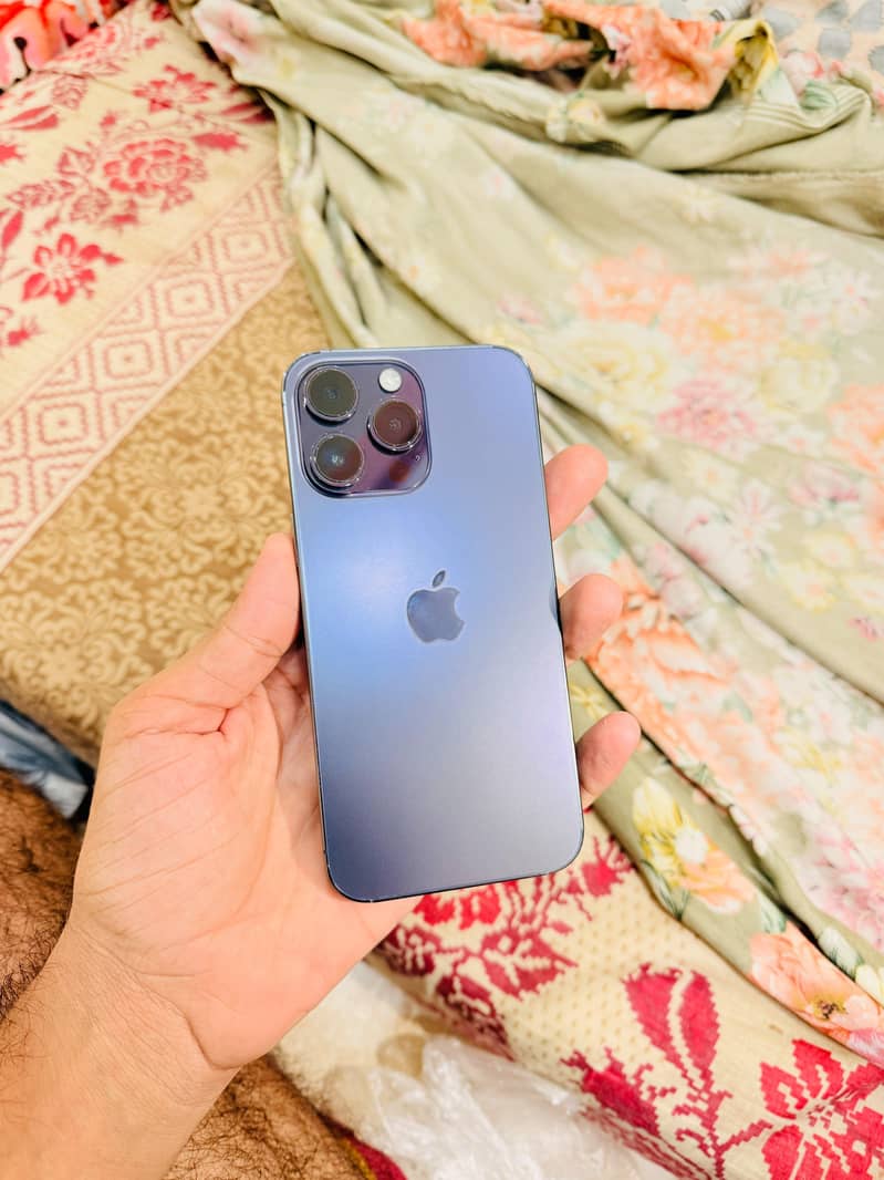 Apple iPhone 14 Pro Max 0